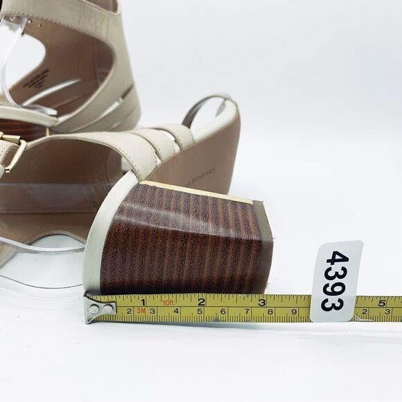 Adrienne Vittadini Pilly Cream‎ Leather Block Heel Sandals 9 - Picture 9 of 12